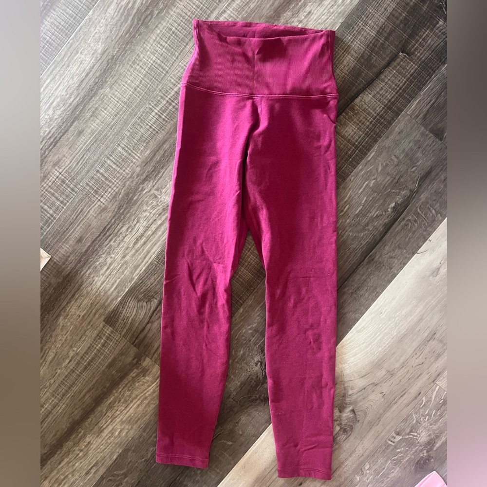 ARITZIA TNA LEGGINGS